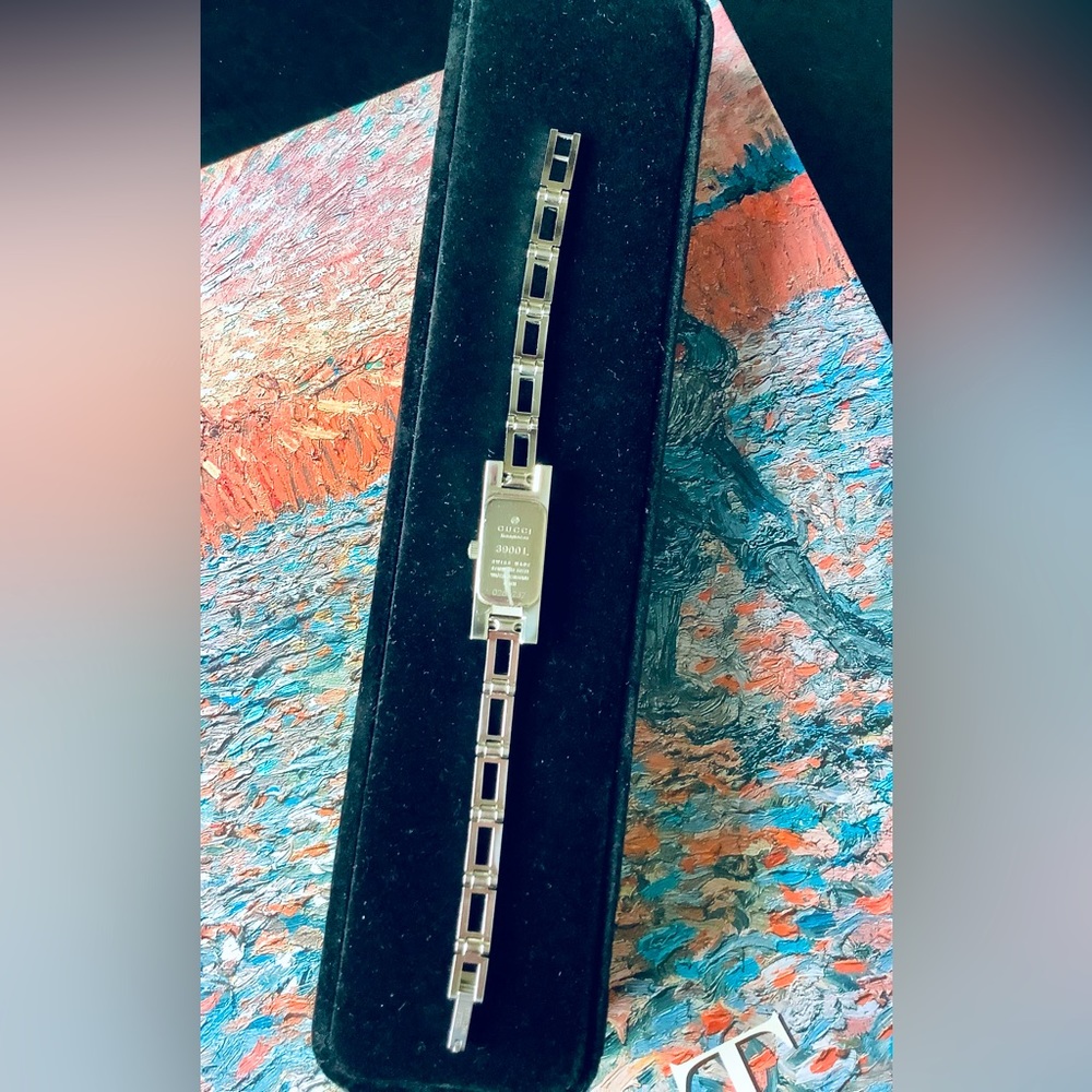 Super CUTE GUCCI watch ๐๐ - Picture 8 of 10